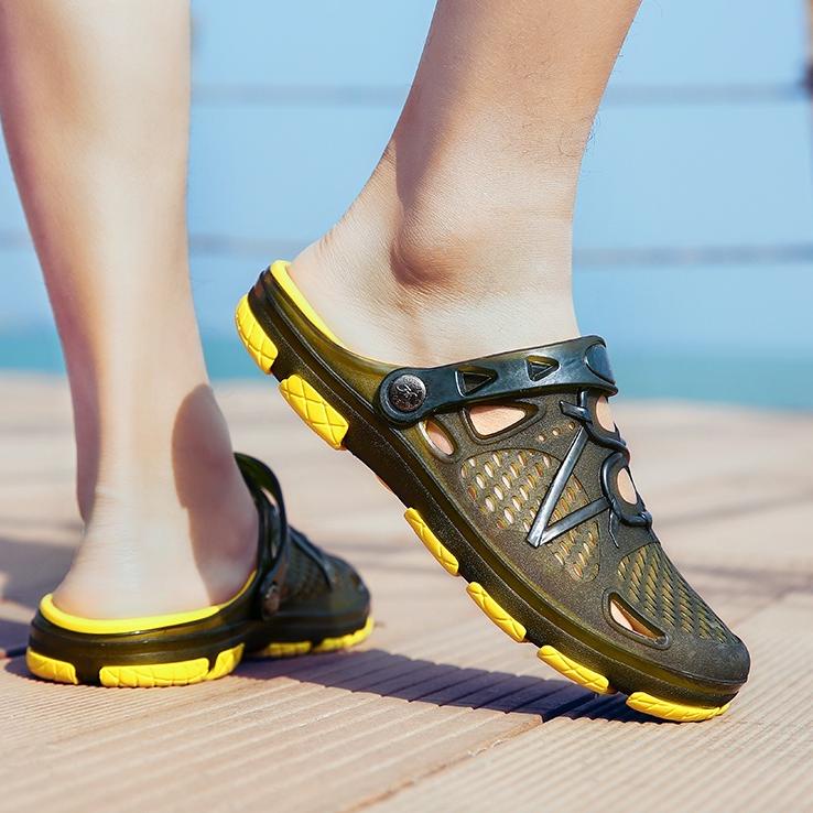 Sepatu Sandal Pantai Pria