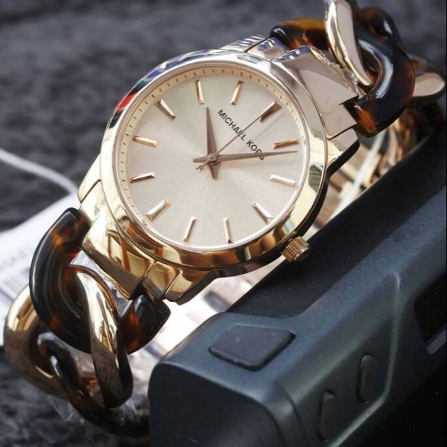 

720rb (d 3,4cm) Michael Kors Kepang For ladys Baterai incl box n manual book n paper Bag.jpg