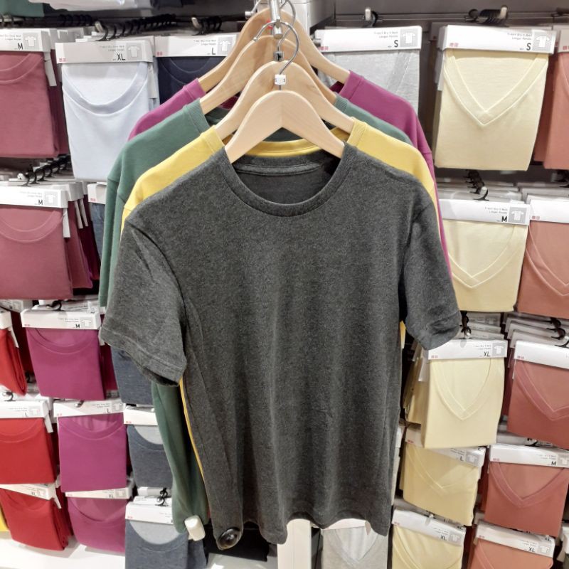 kaos polos uniqlo