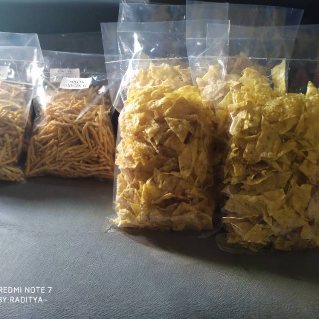 

Kripik bawang dan sisitik