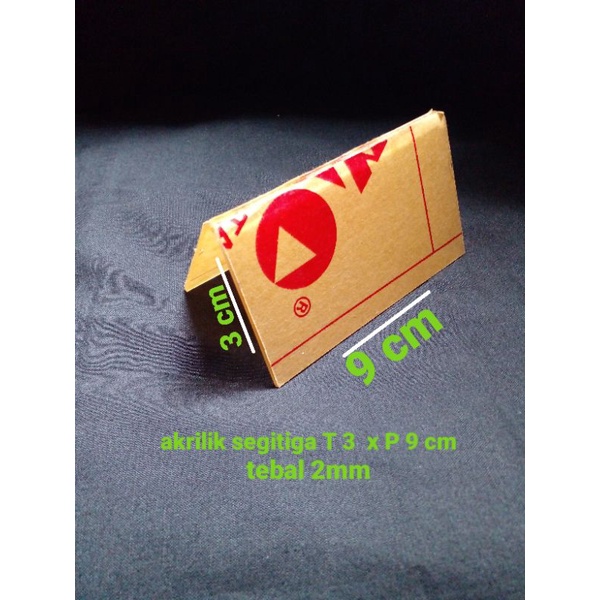 

akrilik model segitiga uk 3 x 9 cm landscape