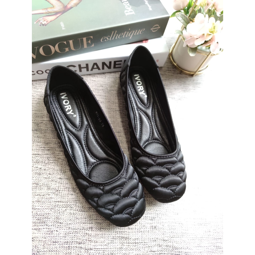 IVORY Sepatu Flat Wanita Satin Import 993-C2