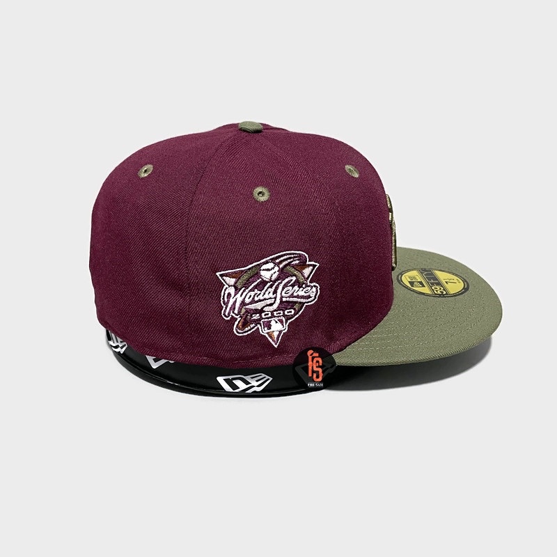 TOPI NEW ERA ORIGINAL 5950 WS 2000 NEW YORK YANKEES MAROON OLIVE