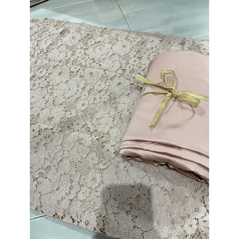 Kain Brokat dan Furing Roberto Cavalli Dusty PInk