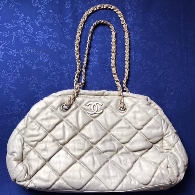 Chanel Shoulder Bag | MIRROR • Preloved • Nett