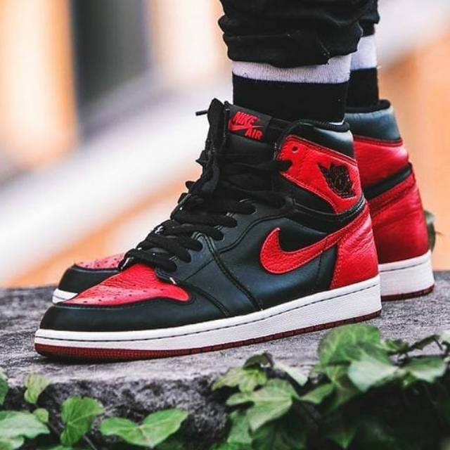 Jordan retro 1 bred