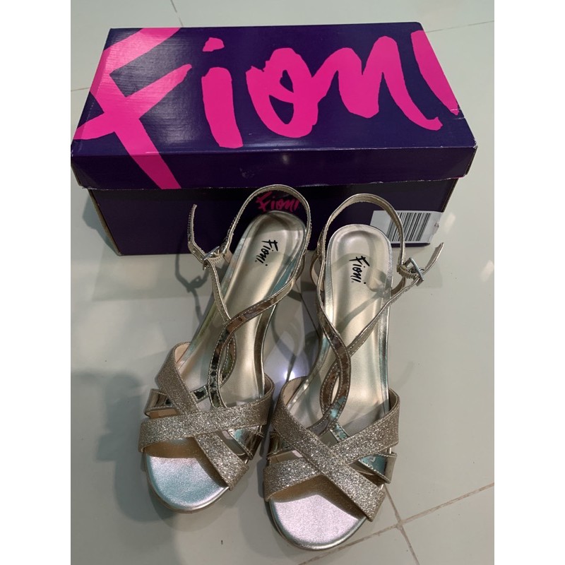 Preloved Wedges by Fioni Payless