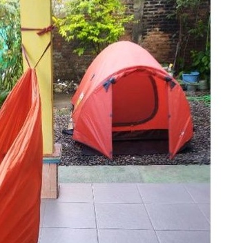 Tenda MIS Borneo 2 dan Borneo 6. Kapasitas 2p dan 6p. Mountain Inn Sport