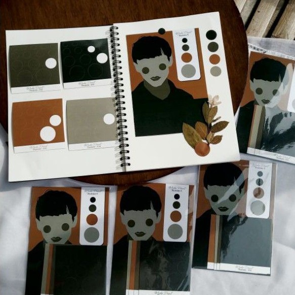 

PANTONE C Sticker dot dengan tema warna hijau
