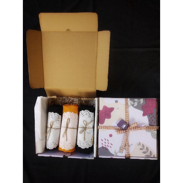 

HAMPERS WISUDA/WEDDING/ULANG TAHUN/KADO MURAH/KADO AESTHETIC