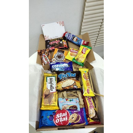 

SNACK BOX/KADO SNACK/HAMPERS SNACK ISI 10-15 PCS