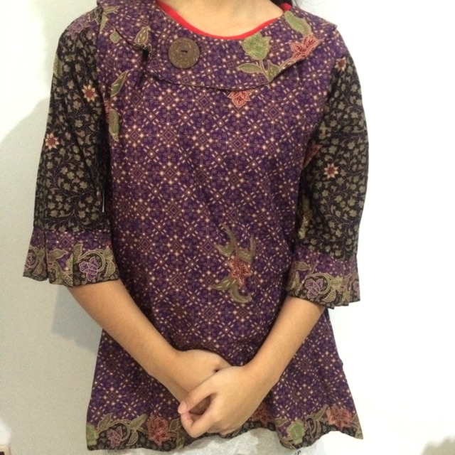 Batik ungu wanita