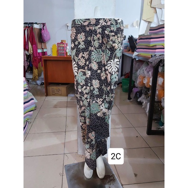 (2/3) Rok batik FOIL EMAS pinggang karet. Langsung pakai. Termurah produksi sendiri. KeroncongBusana-2C