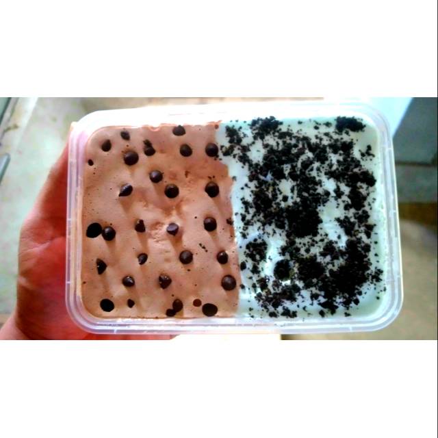 

SKY ICE 23 - CHOCOLATE X VANILLA ICE CREAM WITH CHOCO CHIPS & BLEND OREO