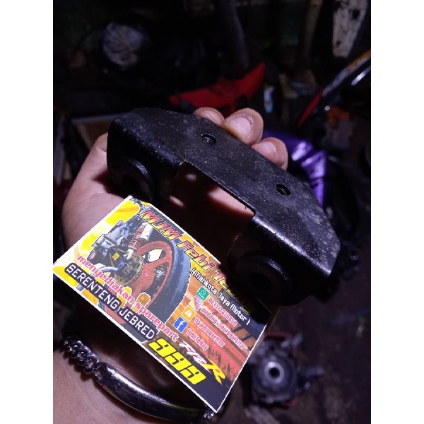 breket pangkon dudukan lampu stop belakang ori f1zr