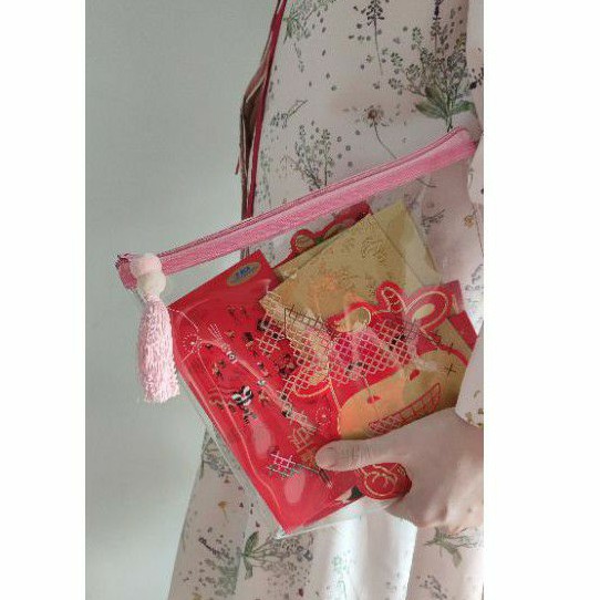 NEW NORMAL POUCH KIT / TAS KOSMETIK