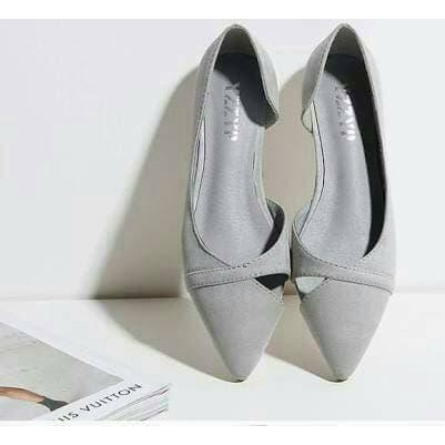 Fashionwanita/Flat/Flatshoes/Flat shoes/SEPATU WANITA FLATSHOES PRADA ABU - ABU ABU 36