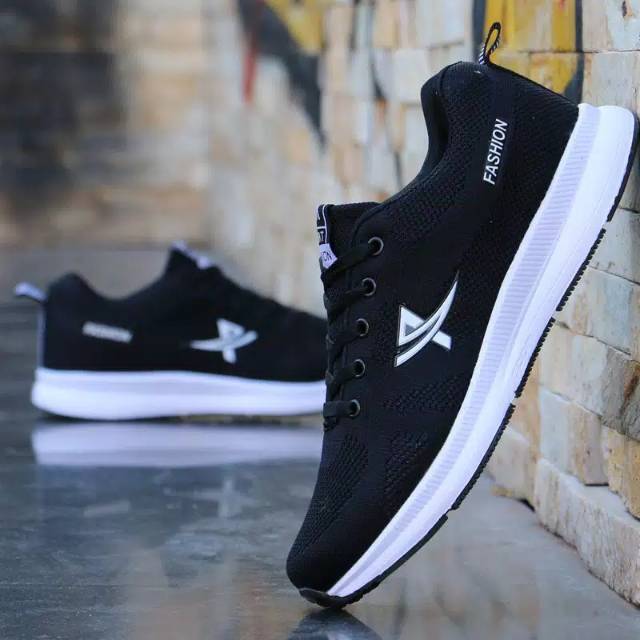 SEPATU SNEAKERS BMX XV HITAM