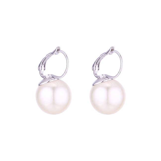 LRC Anting Tusuk Fashion Plated Gold Pearl Earrings Y6116X