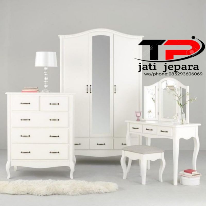lemari minimalis 3 pintu dan meja rias serta nakas