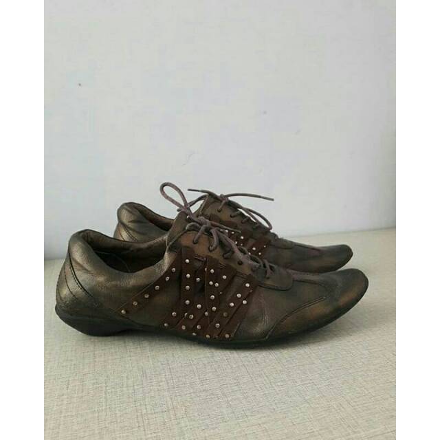 Preloved sepatu elle