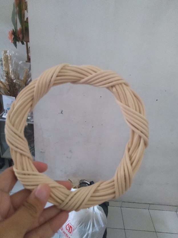 Ring Rotan Diameter 20cm
