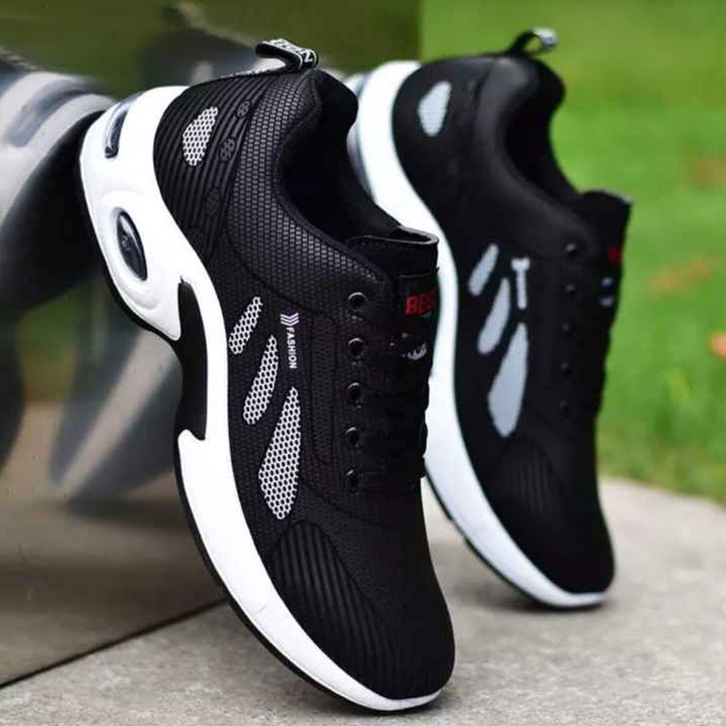 Sepatu Sneakers Olahraga Pria Dua Warna Model Kasual