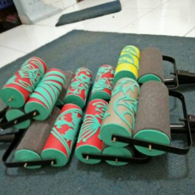 Roll cat motif alat pelukis dinding