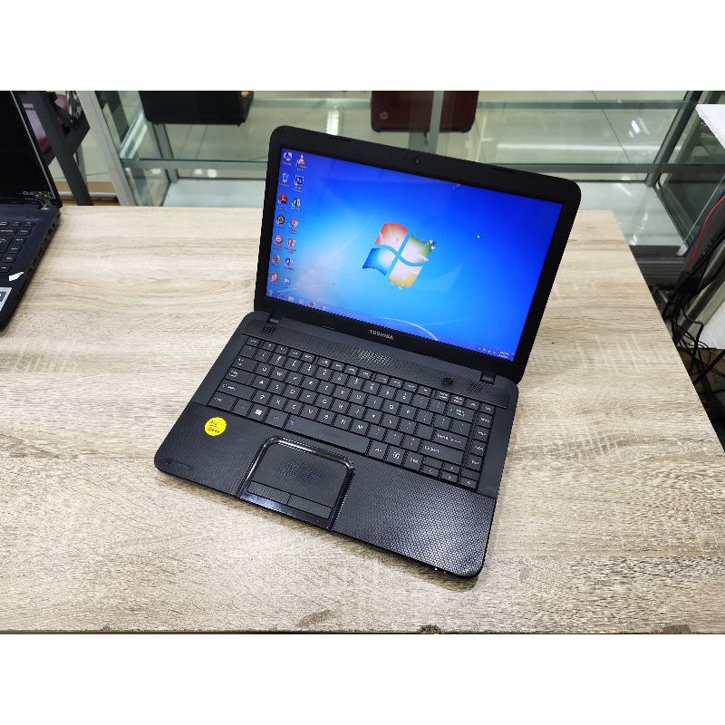LAPTOP LEPTOP TOSHIBA 14INC RAM 4GB SIAP PAKAI KONDISI BAGUS GRESS