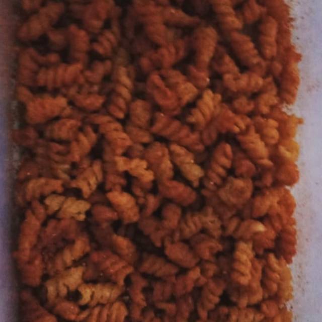

Snack Makaroni digoreng sendiri tanpa MSG dengan minyak sekali pakai