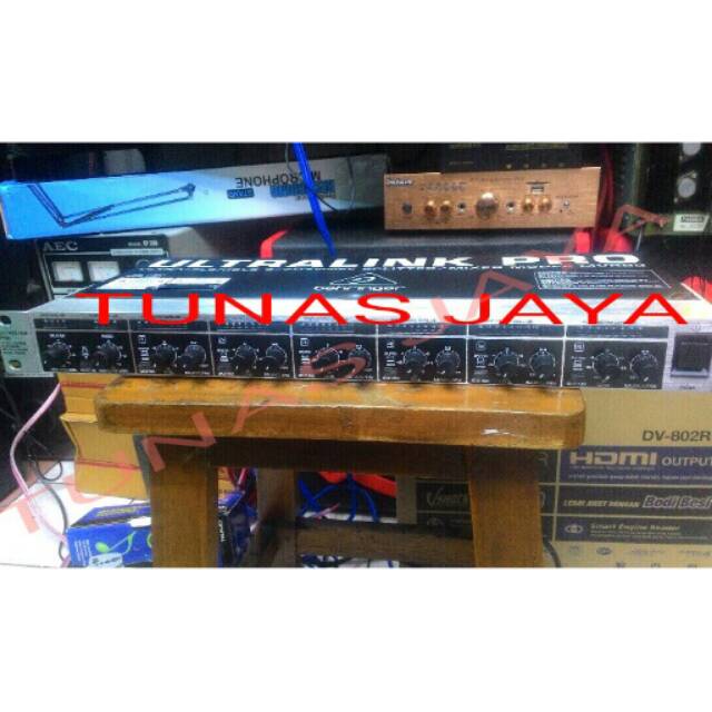 BEHRINGER MX-882 SLPITER/MIXER ULTRA FLEXIBLE 8 CHANNEL