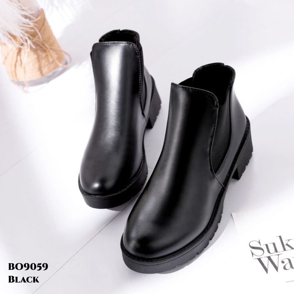 RESTOCK WYN SEPATU BOOTS PLATFORM STYLISH KOREA BO9059