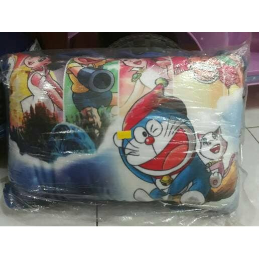 bantal anak karakter doraemon