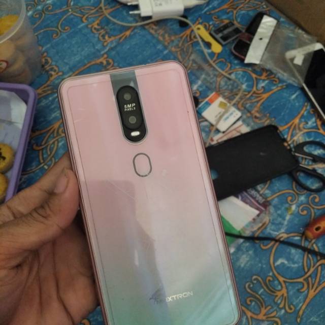 layak pakai maxtron s8 mesin hidu dan normal cuman minusnya touchscrenya aja pecah yg lainnya normal