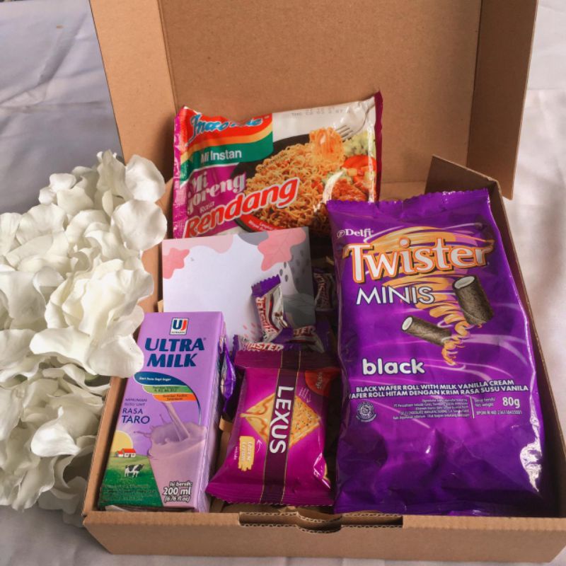 

GIFT BOX SNACK/HADIAH ULANG TAHUN/BIRTHDAY GIFT BOX/HADIAH WISUDA