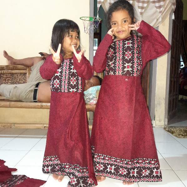 Couple Keluarga Batik Mega Mendung Abang> Setelan Keluarga> Sarimbit Keluarga> Bisa Jual Pisah