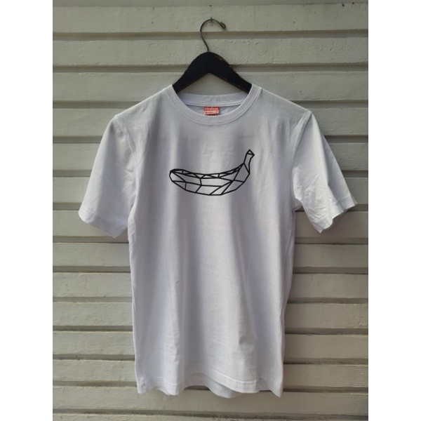 Banana on White - Kaos Pisang (B03)
