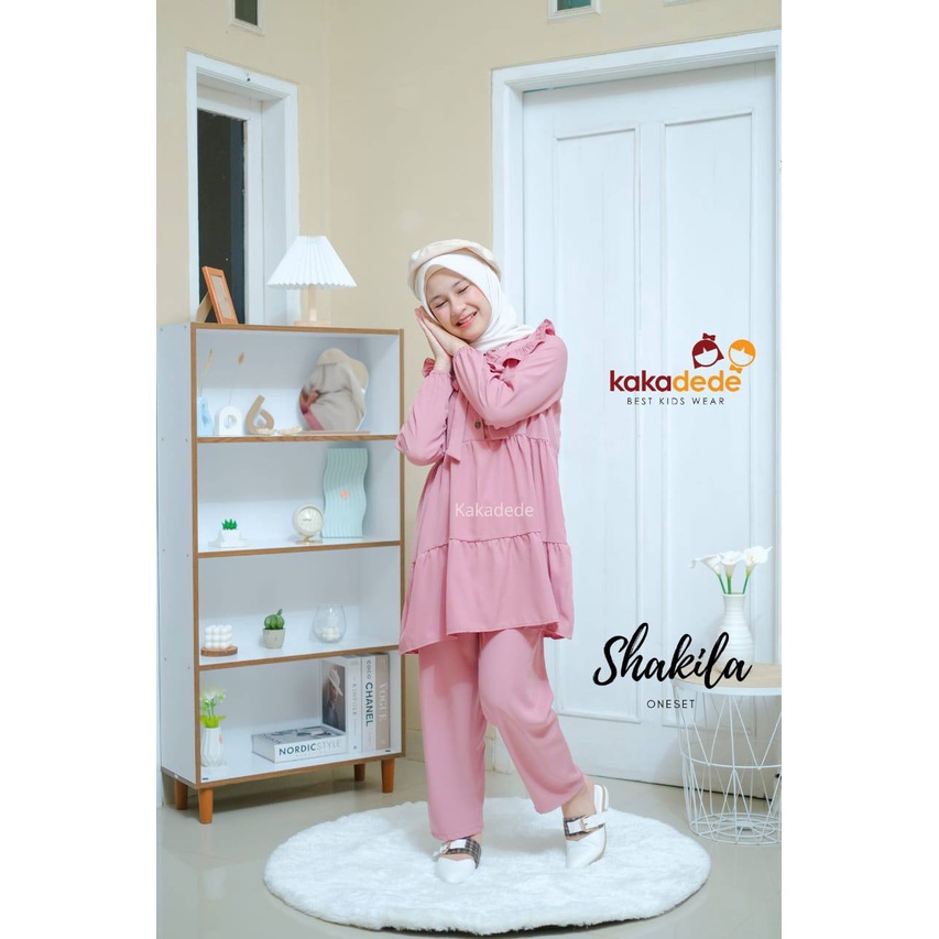 Oneset Anak Shakila  By Kakadede