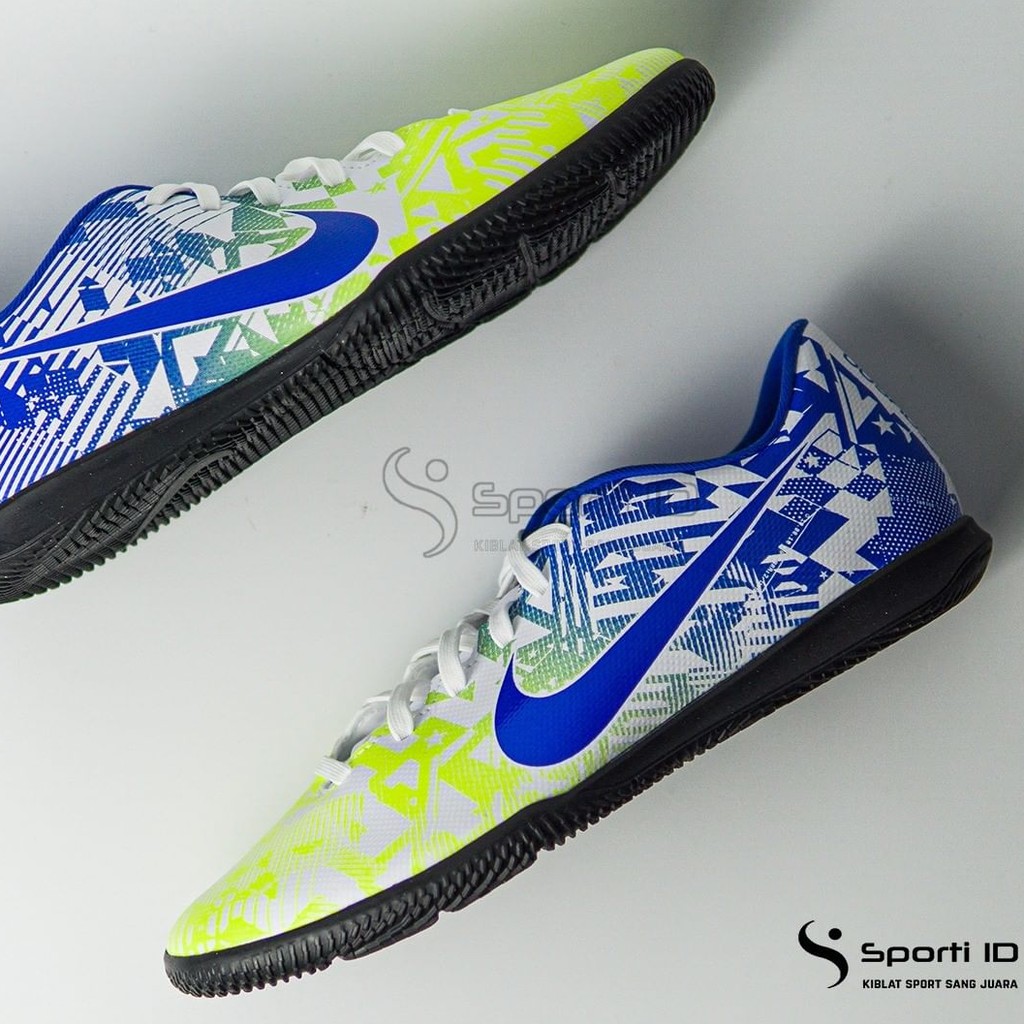 Sepatu Futsal Nike Vapor 13 Club NJR IC - White/Racer Blue AT7998-104 Original