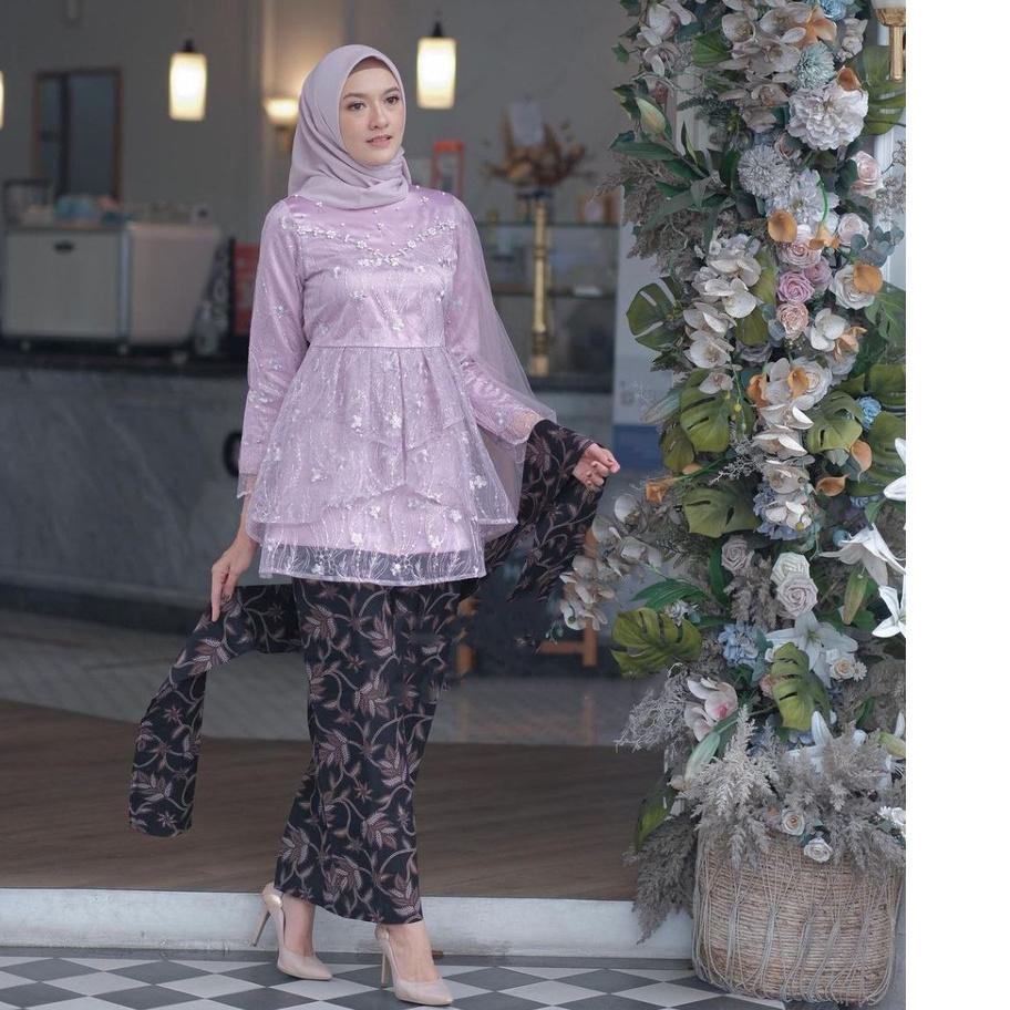 Penjualan SUPER New Arrifal Set Couple Kebaya Mecca Lilac Kebaya Mecci Lilac Kebaya Lamaran Kebaya W