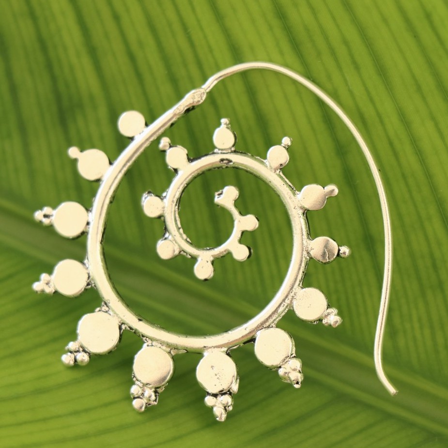 Anting anting wanita dewasa perak simpel