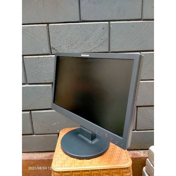 MONITOR LCD LENOVO 19 INCI WIDE SCHREEN LENGKAP KABEL POWER VGA MULUS