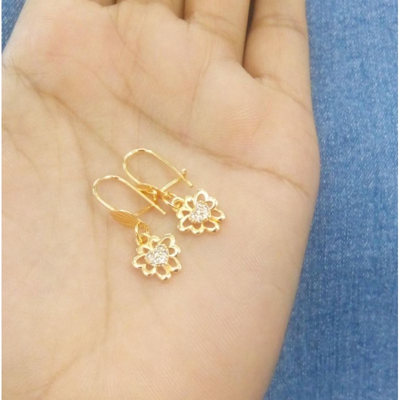 anting gantung kait kupu rancang titaniun gold