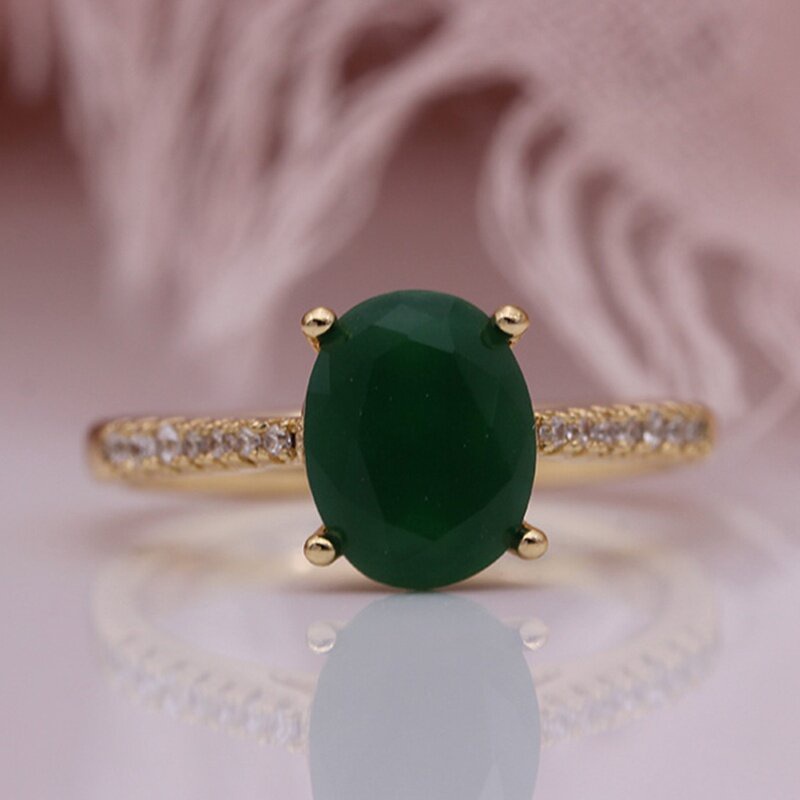 Cincin Zircon Oval Hijau Bahan Alloy Gaya Klasik Untuk Wanita