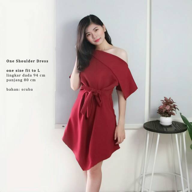One shoulder dress