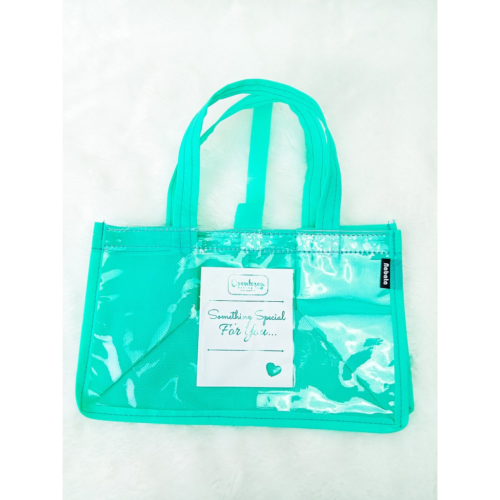 

Tas Spunbond Plastik Tebal Custom Ukuran dan Sablon 24x15x24 cm