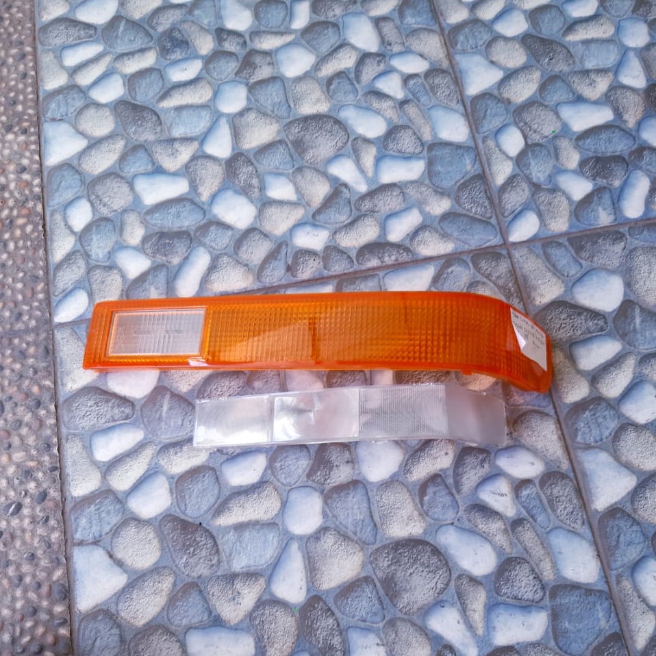 Mika Lampu Belakang Mazda 323 hatchback