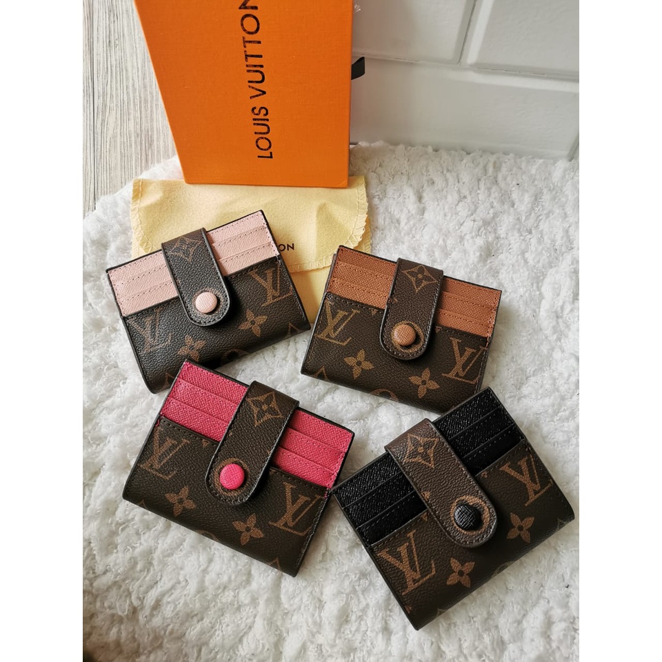 Dompet lipat button card