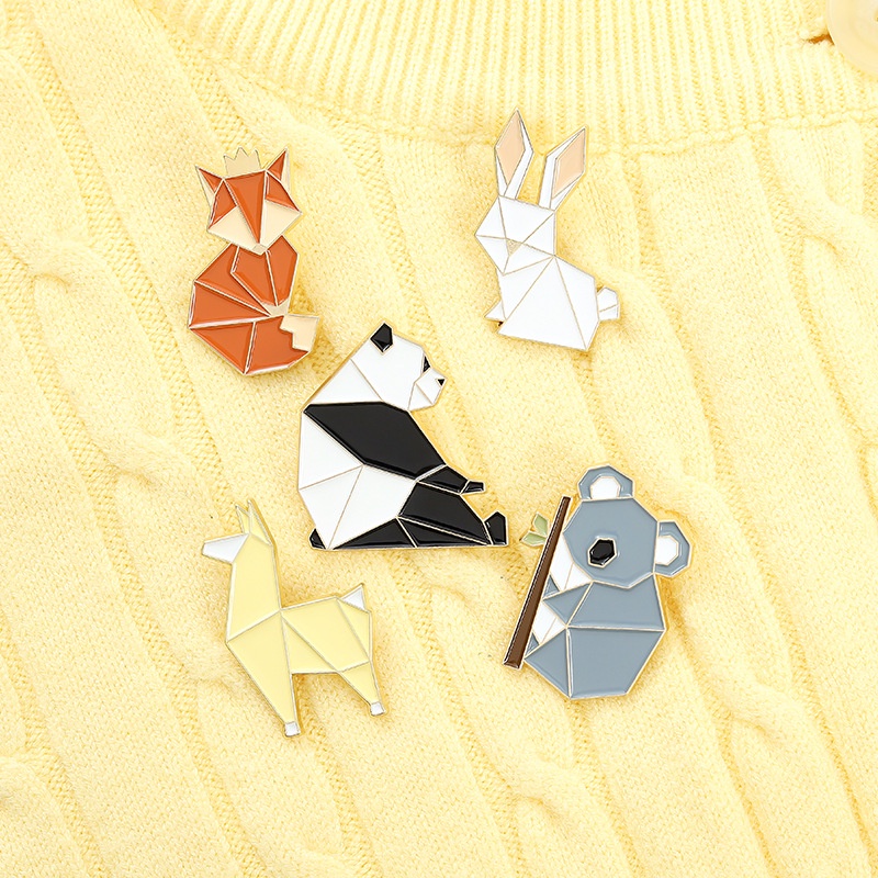 [Women &amp; Men Cartoon Fox Panda Koala Alpaca Rabbit Animal Enamel Brooches] [Clothes jacket Metal Brooch Pins] [Denim Shirt Lapel Hat Collar Jewelry]