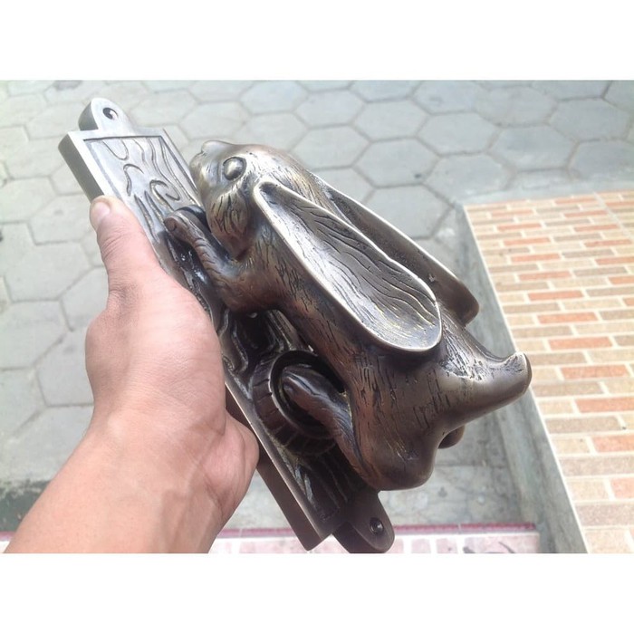 Handle & ketukan pintu kuningan antik motif motif kelinci brass
